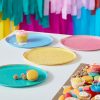 mix-429_-mixed_pack_of_gold_foiled_plates-min