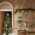 2_Dekors-Sparkle-Star-Chandelier,-Gold,-Meri-Meri