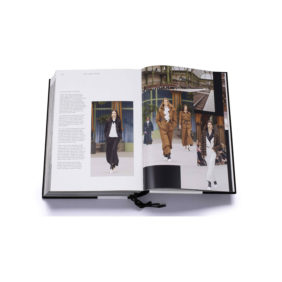 3_Gramata-Chanel-Catwalk_The-Complete-Collections