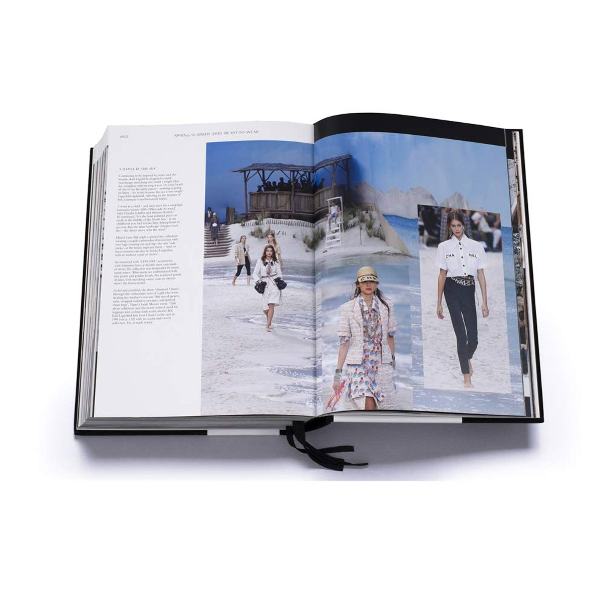 5_Gramata-Chanel-Catwalk_The-Complete-Collections