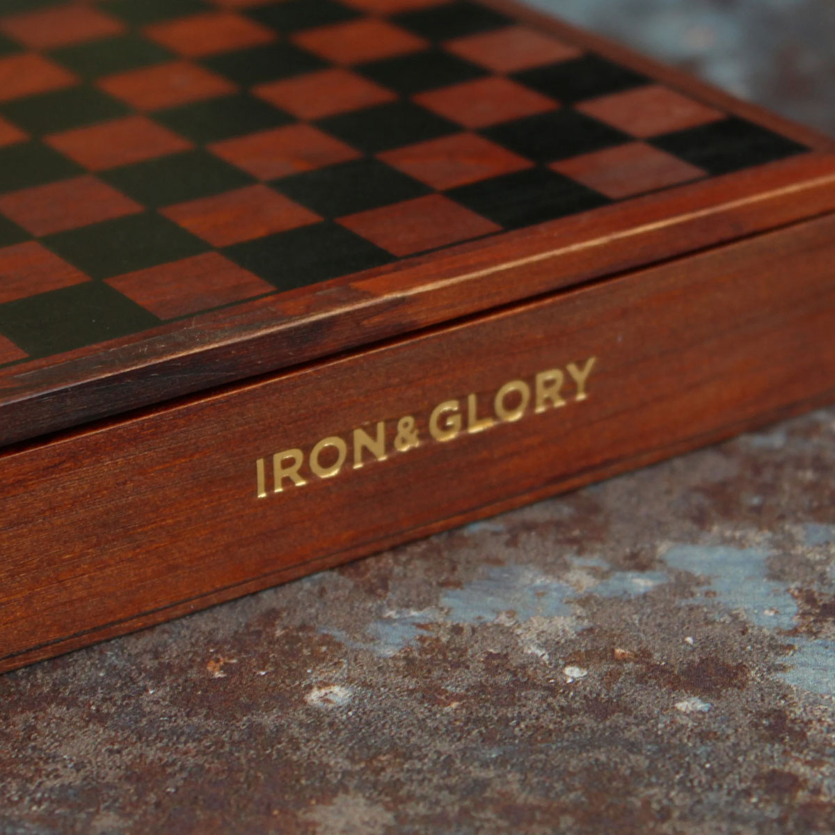 4_Speles-Games-Night,-Wooden-Box