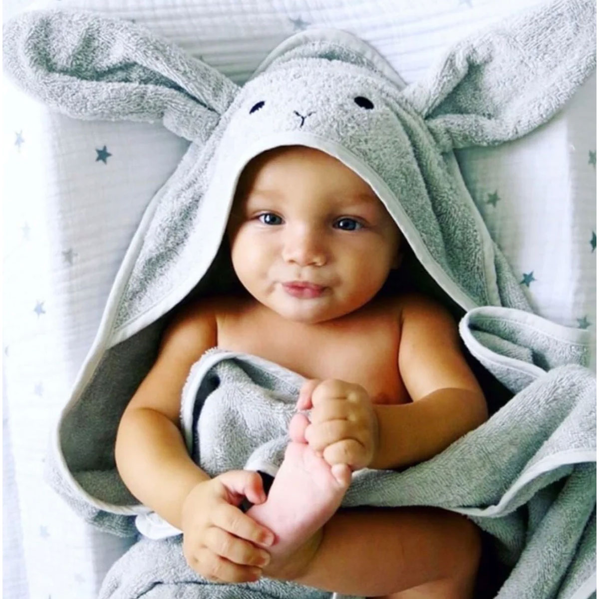 3_Dvielis-Albert-hooded-towel,-Liewood---Rabbit-dumbo-grey