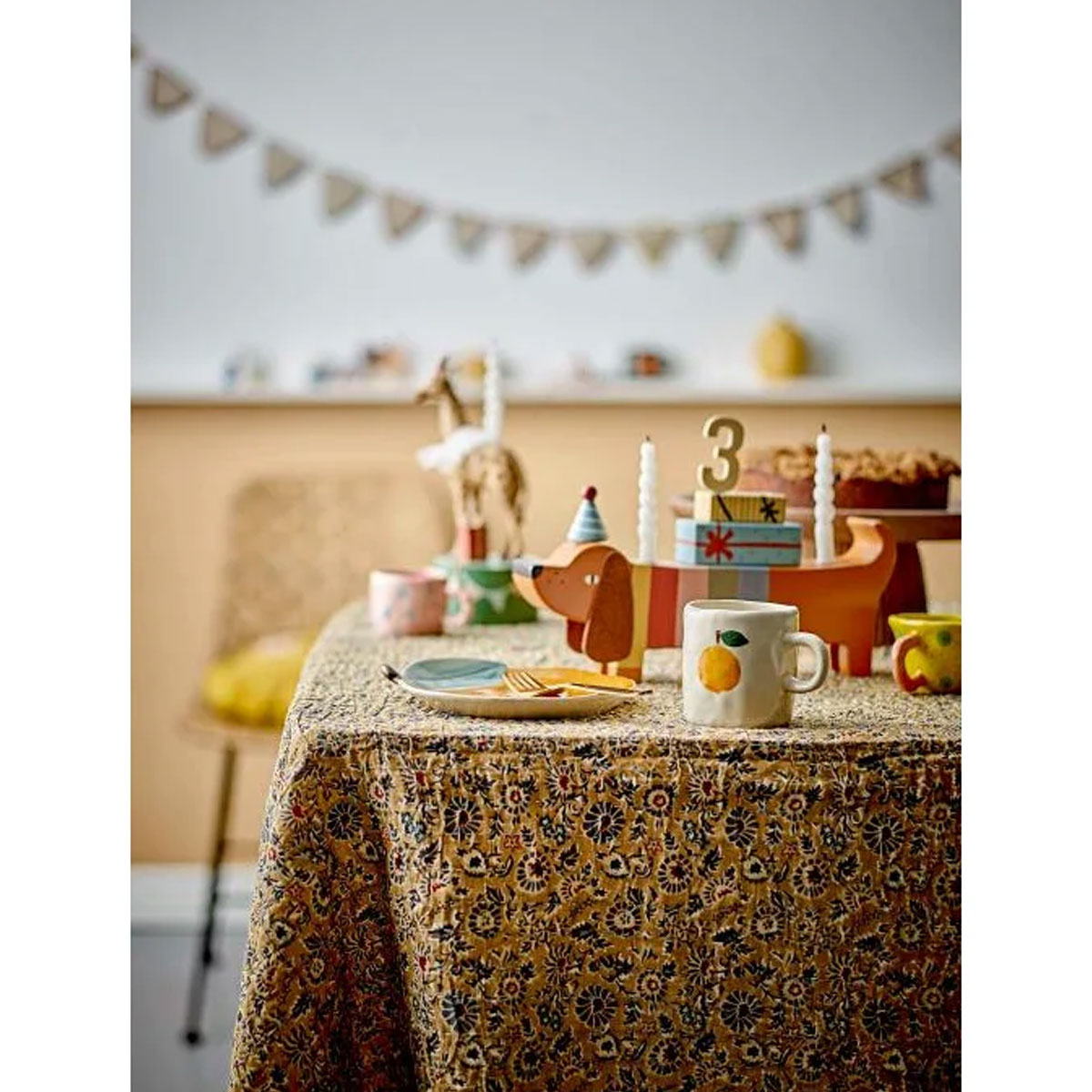 2_Dekors-Charlie-Birthday-Decoration,-Brown,-Bloomingville