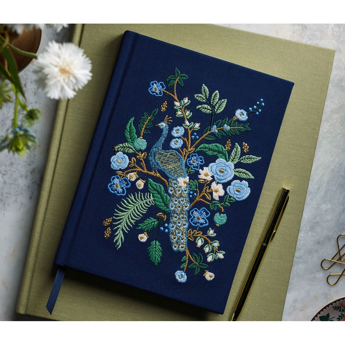3_Piezimju-gramata-Peacock-Embroidered-Journal,-liniju,-Rifle-Paper-Co