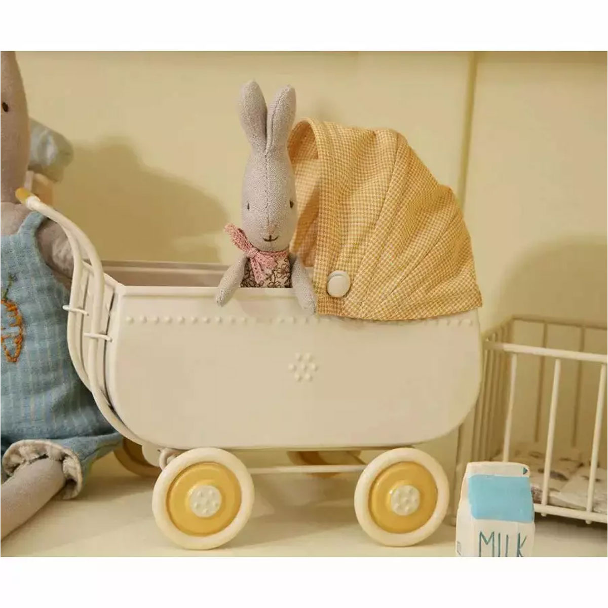 2_Rotalu-ratini-Pram,-Micro,-Yellow,-Maileg