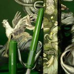 2_Spalvas-pildspalva-Carousel-Pen,-Medium,-Brilliant-Beanstalk