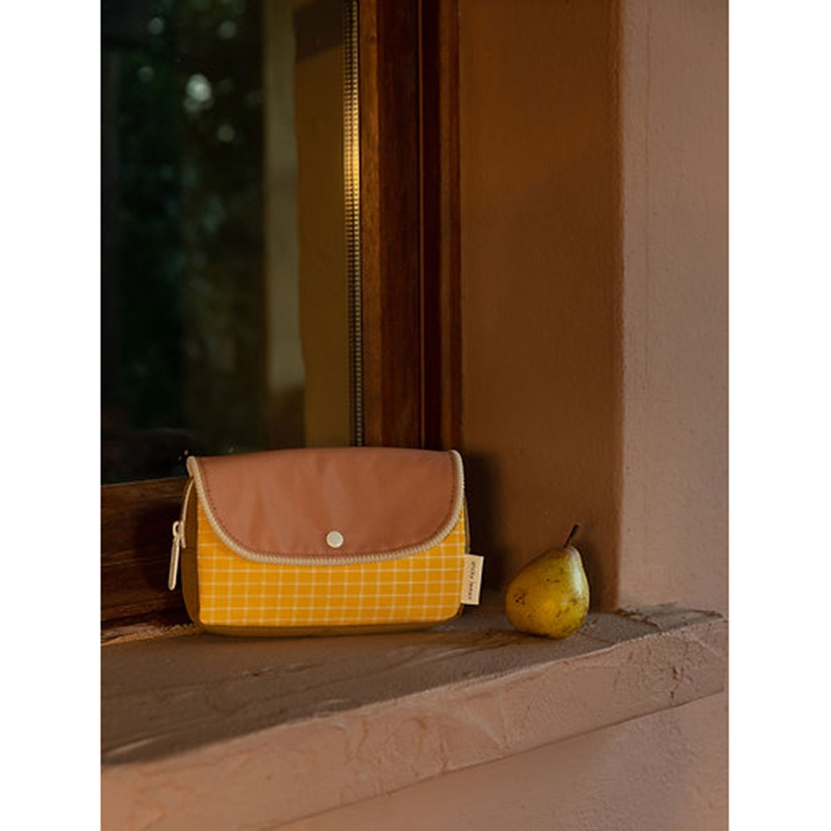 3_Vedera-soma-Farmhouse,-Envelope,-harvest-moon,-Sticky-lemon