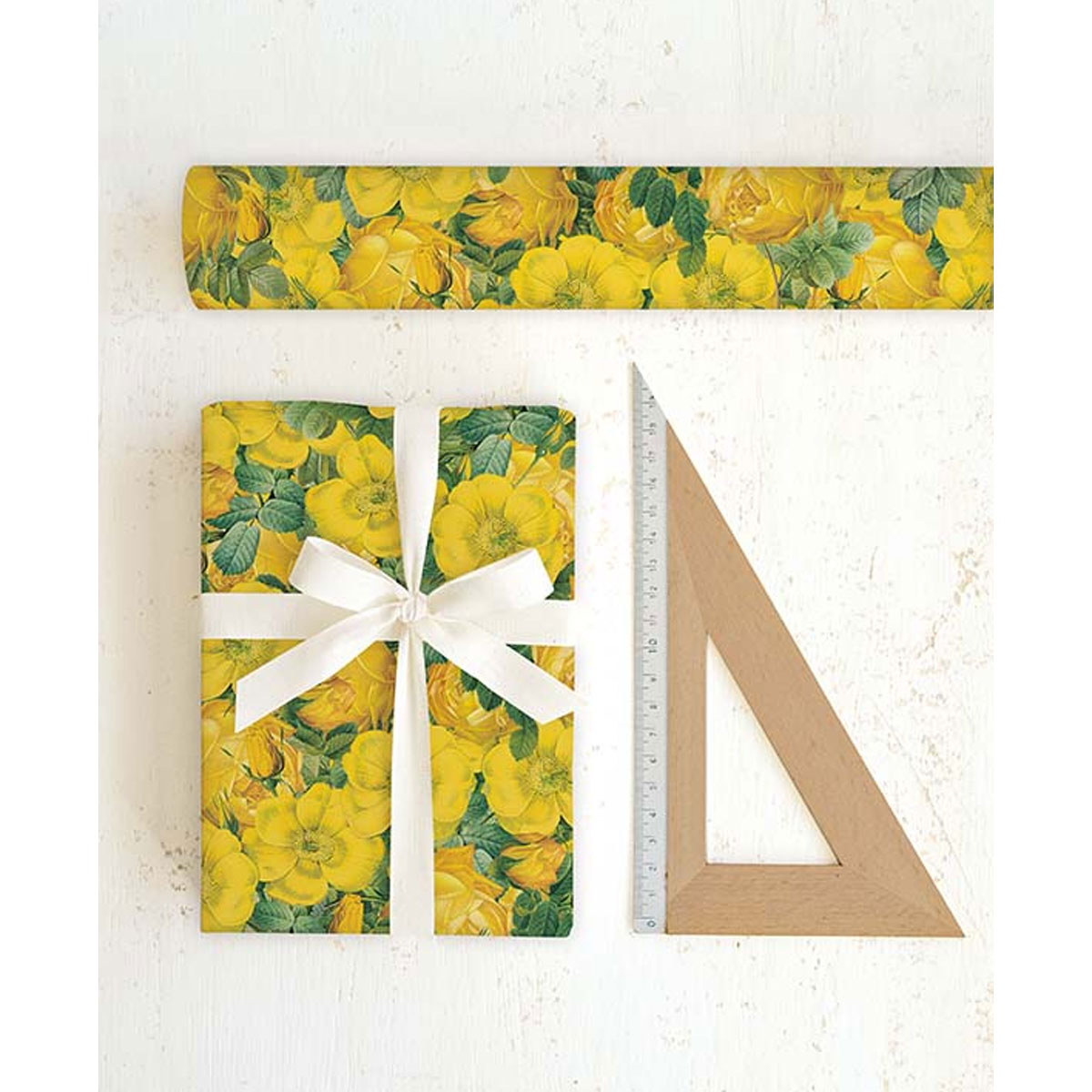 2_Davanu-iesainojamais-papirs-Yellow-Roses,-loksne