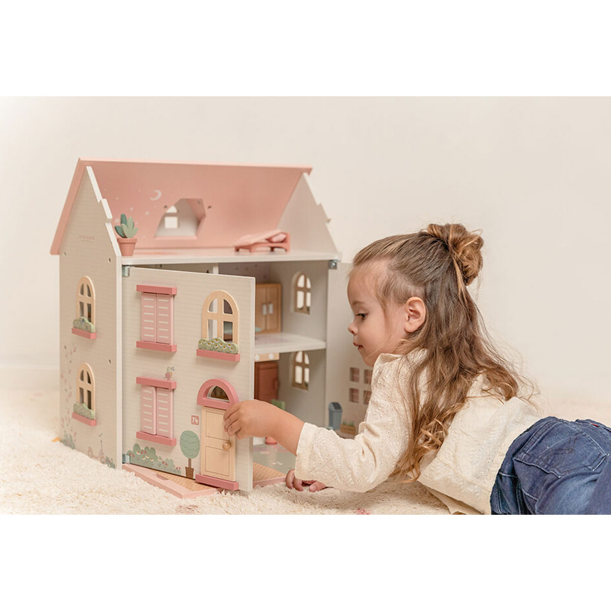 2_Lellu-maja-Wooden-dollhouse,-Little-Dutch