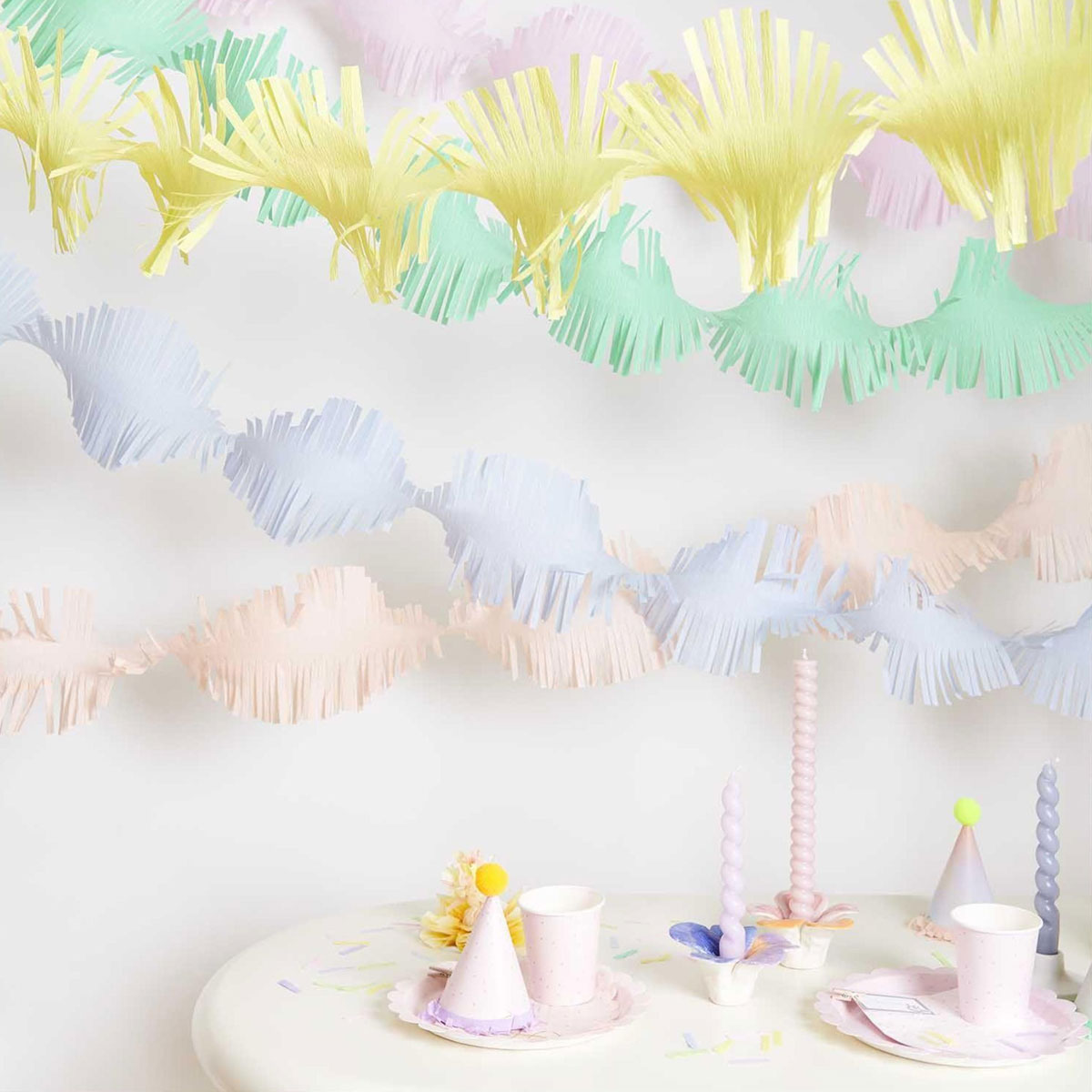 2_Dekoraciju-komplekts-Crepe-Garlands,-Rainbow-Pastel-Mix,-7gab