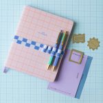 2_Pildspalvas-cilpa-Inkerie-Blue,-Book-Band,-Kikkerland