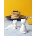2_Sals-un-piparu-trauki-Cats,-White