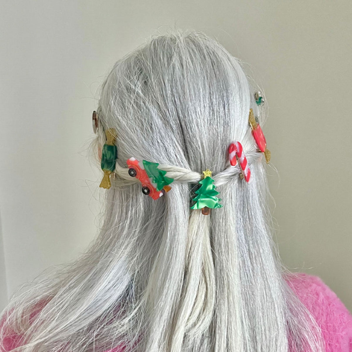 3_Matu-spradze-Christmas-Tree,-Coucou-Suzette