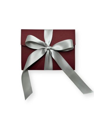 Gift Envelope Carmine, with card and ribbon, Manilla