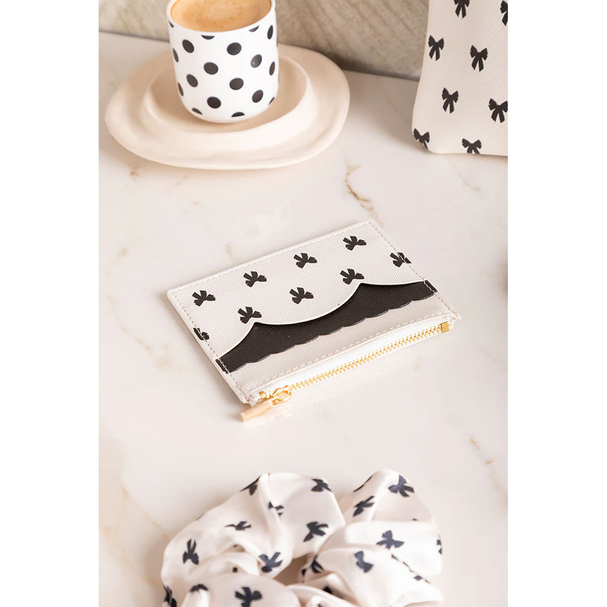 2_Maks-Wallet,-Black-Bow