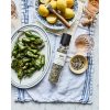 2_Sals-trauks---dzirnavinas-Salt,-Garlic-&-ginger,-Nicolas-Vahe
