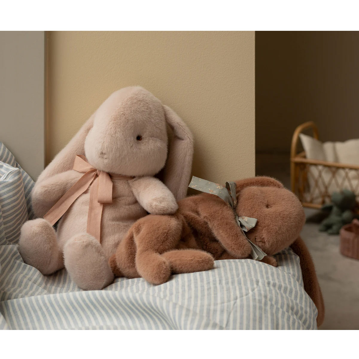3_Miksta-rotallieta-Bunny-plush,-Light-powder,-Small,-Maileg