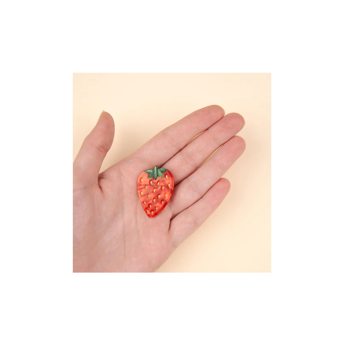 Matu sprādze Strawberry, Coucou Suzette