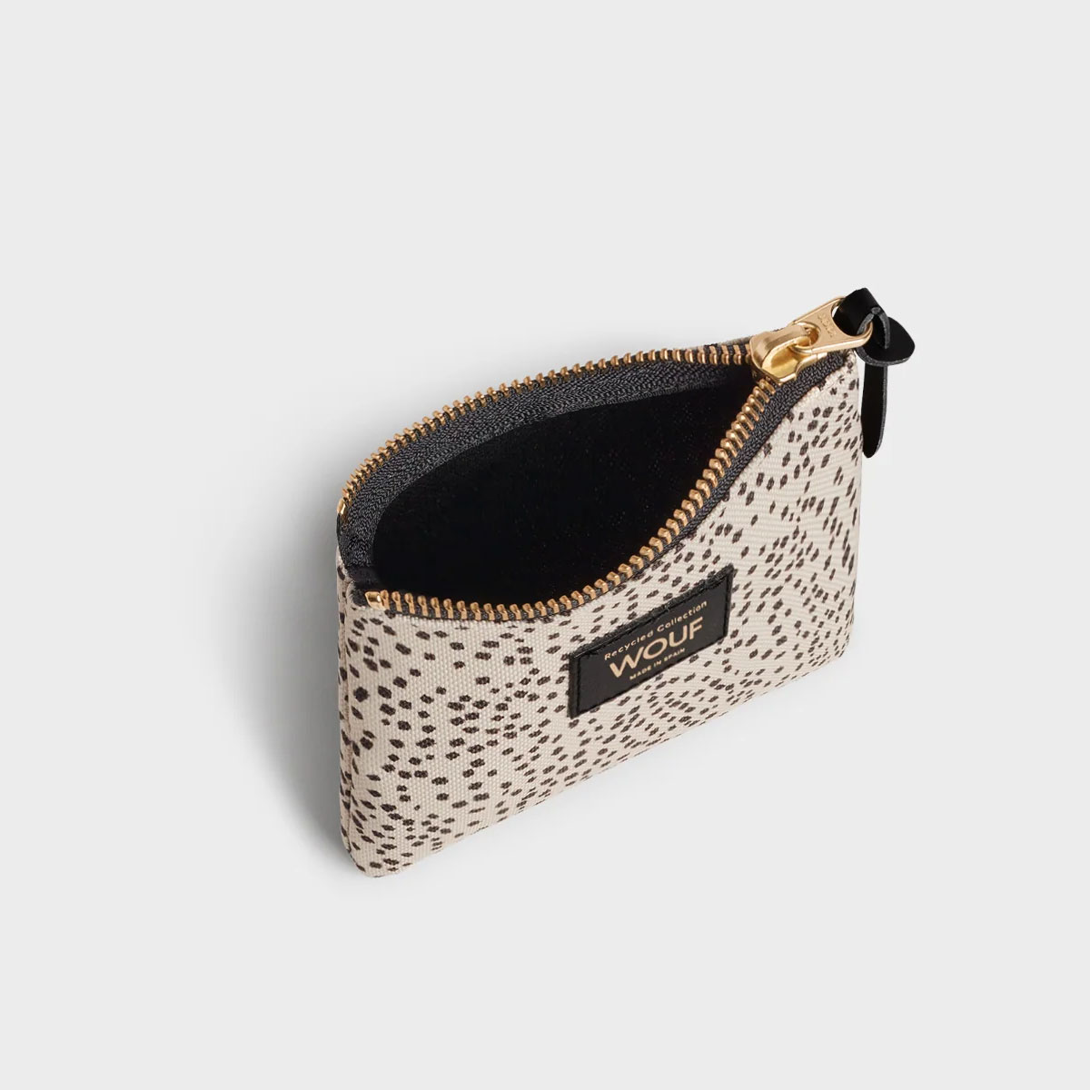 3_Maks-Vivianne,-Small-Pouch,-Wouf