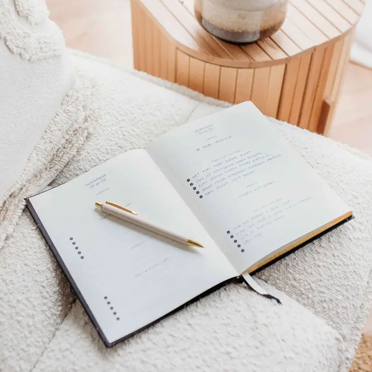 3_Piezimju-gramata-Body-+-Soul-Wellness-Journal,-Blush-and-Gold