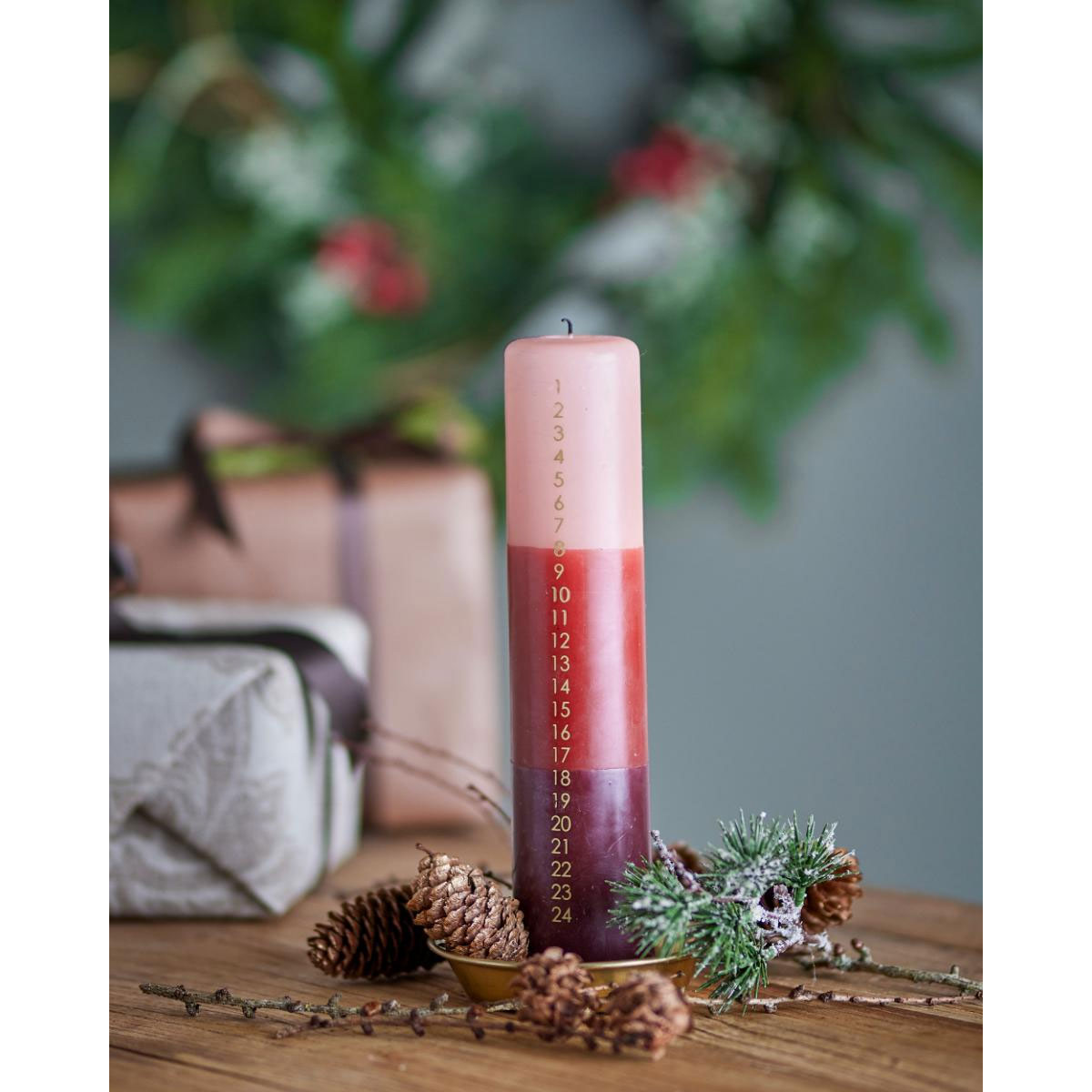 2_Adventa-svece-Dip-Dye-Candle,-Red,-Bloomingville