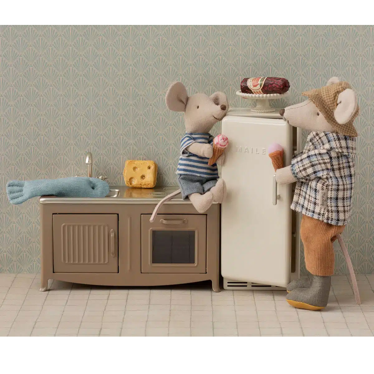 2_Miksta-rotallieta-Granddad-mouse,-Maileg