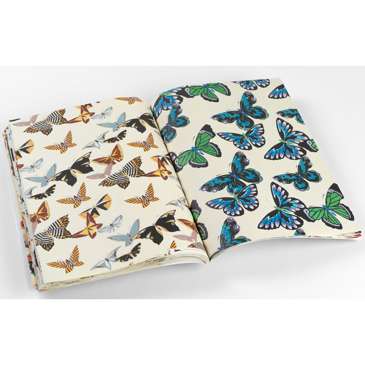 5_Papiru-kolekcija-Japanese-Butterflies-Gift-&-Creative-Paper-Book-Vol-117
