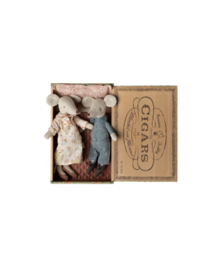 Mīkstās rotaļlietas Grandma and Grandpa mice in cigarbox, Maileg