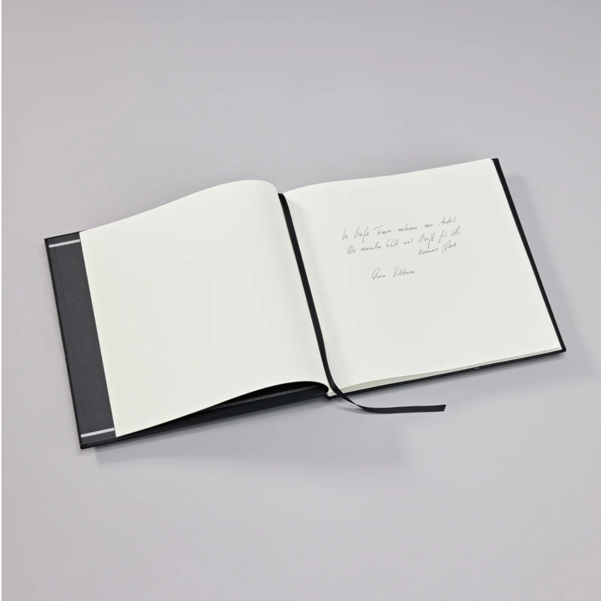 Sēru grāmata Condolence Book, Black, krēmkrāsas lapas, Semikolon-Manilla-3