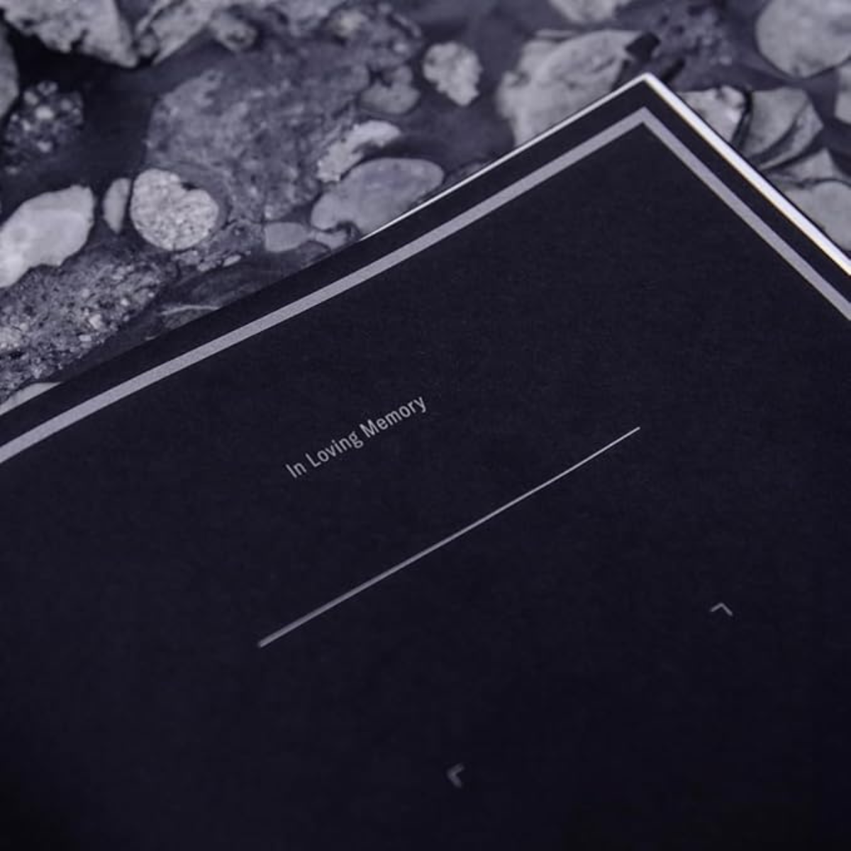 Sēru grāmata Condolence Book, Black, krēmkrāsas lapas, Semikolon-Manilla-5