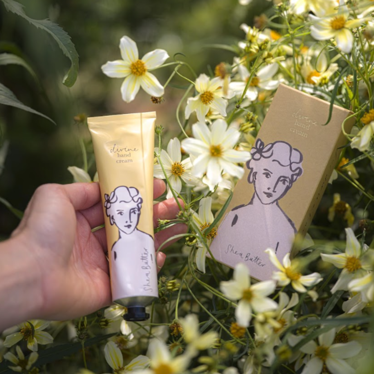 Roku krems Shea Butter, Archivist Gallery-Manilla-2