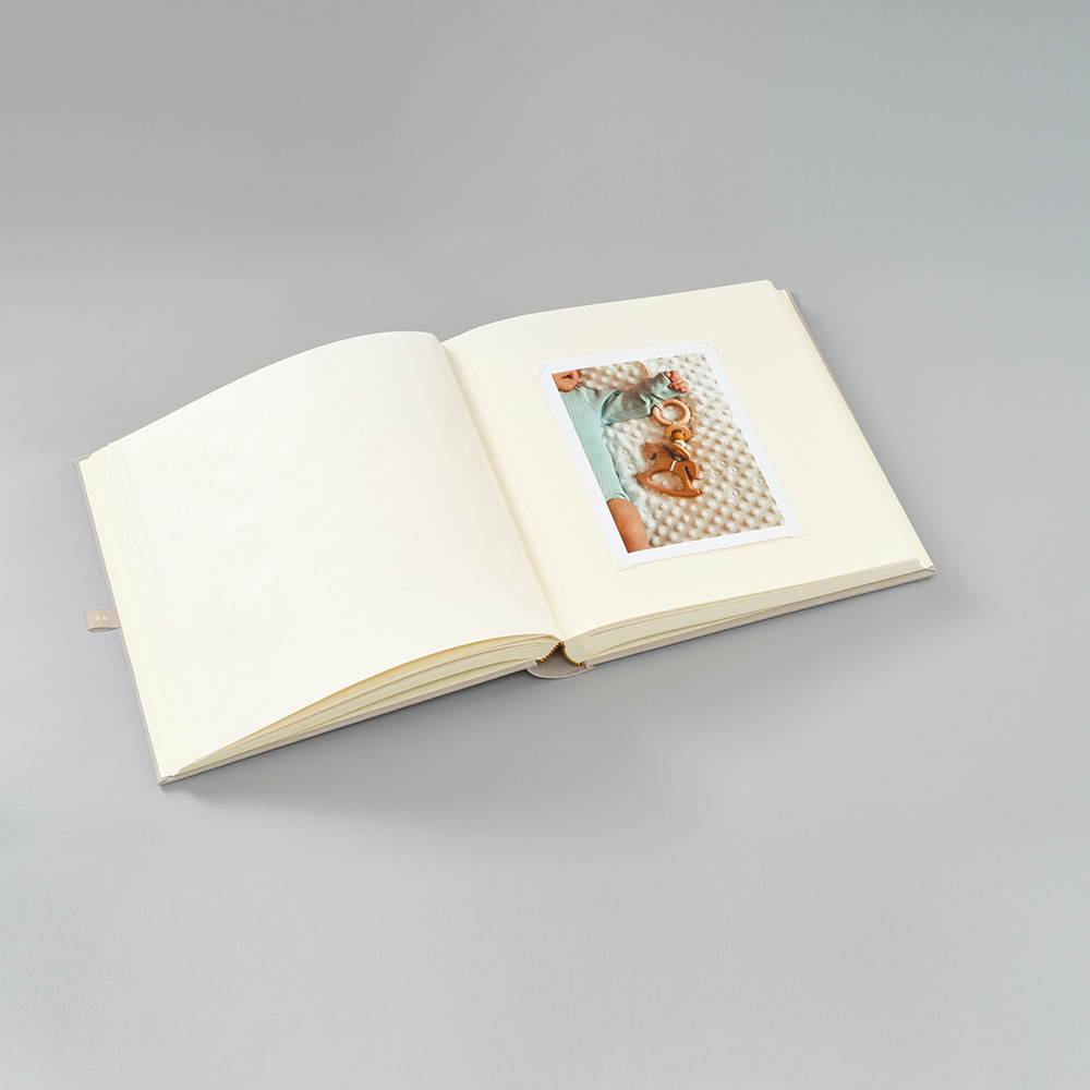 babyalbum-leinen-fotoalbum-petit-atelier-warm-sand_2 (1)