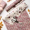 davanu-iesainojamais-papirs-pressed-flowers-katie1.jpeg